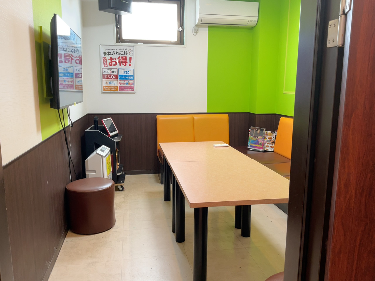 カラオケまねきねこ韮崎店ルーム