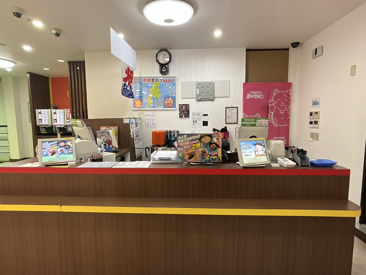 カラオケまねきねこ江南店フロント