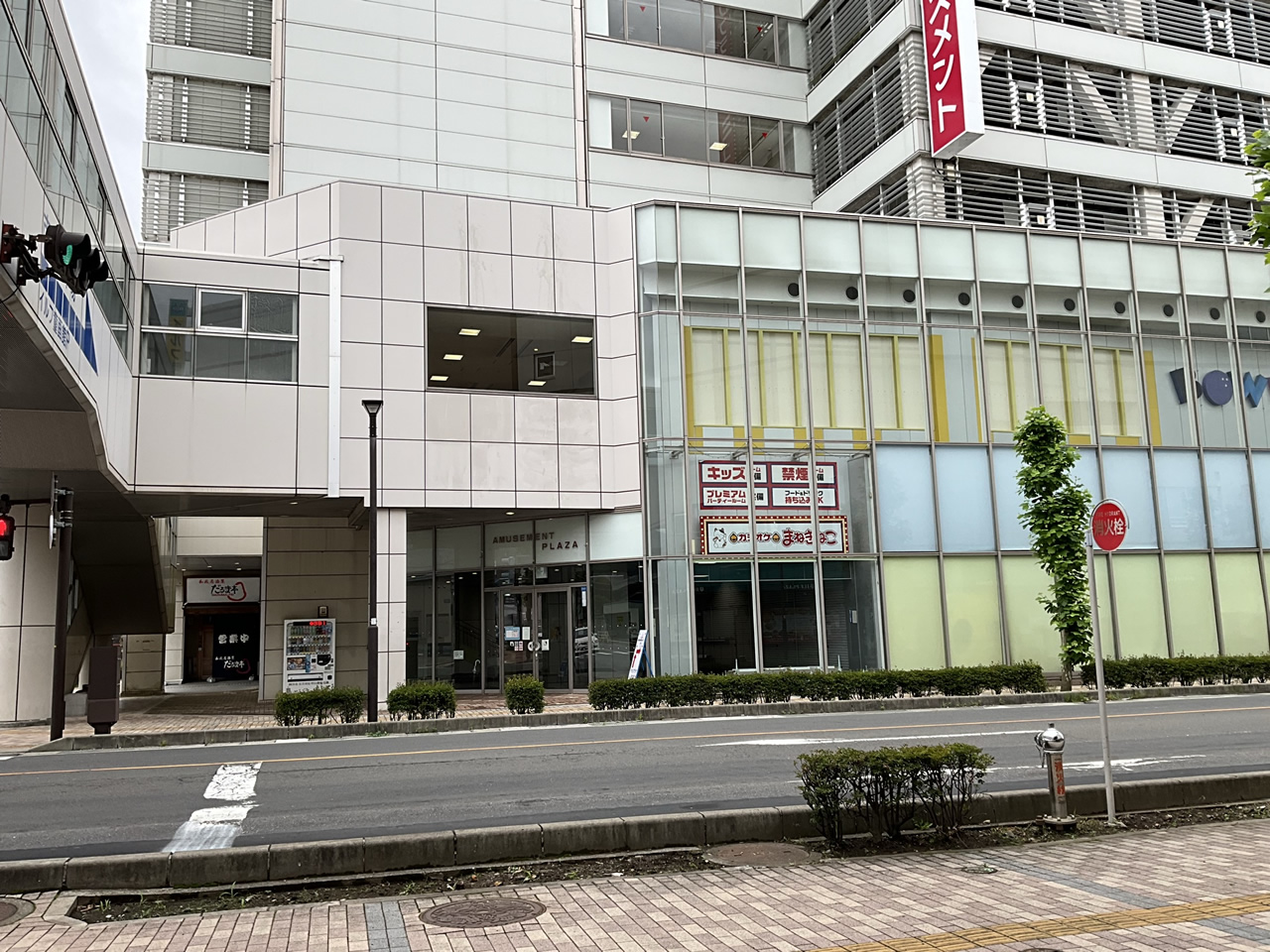 カラオケまねきねこ岡谷店外観