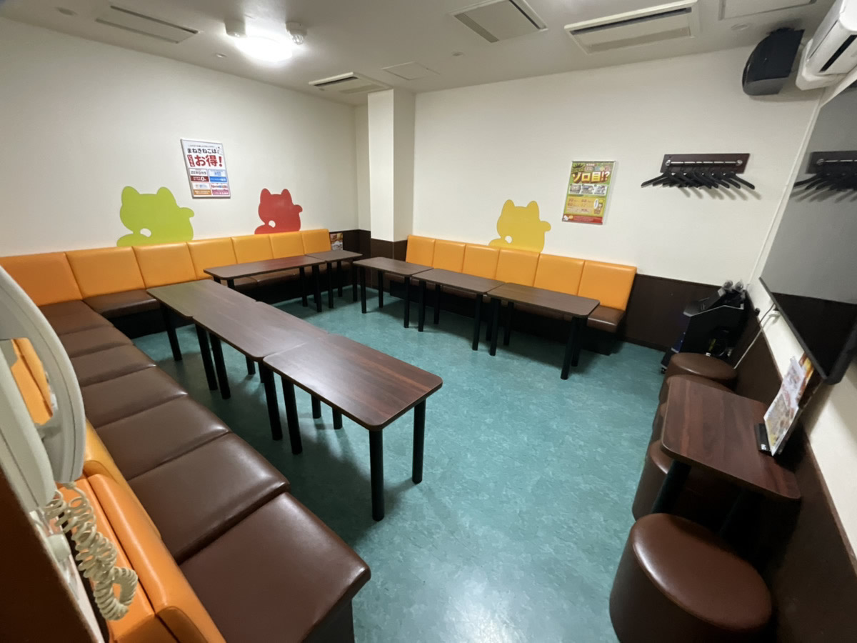 カラオケまねきねこ三原駅前店ルーム