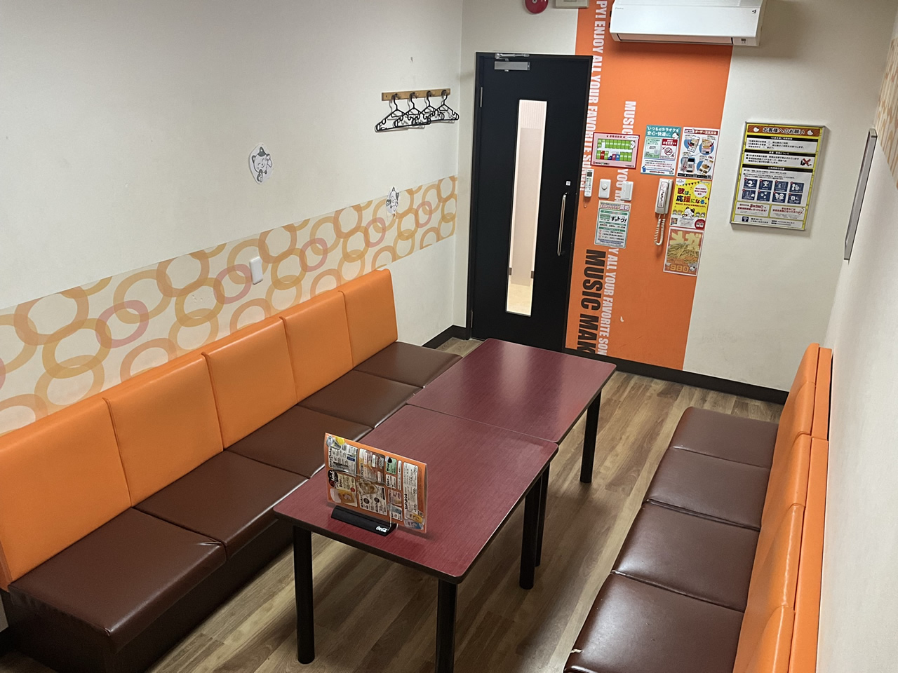 カラオケまねきねこ貝塚店ルーム
