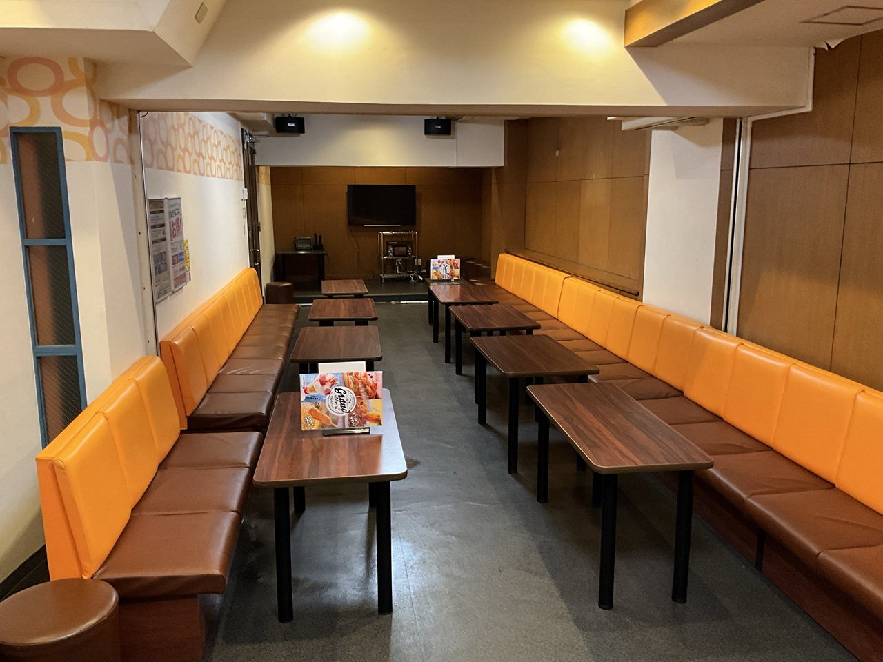 カラオケまねきねこ横須賀中央店ルーム