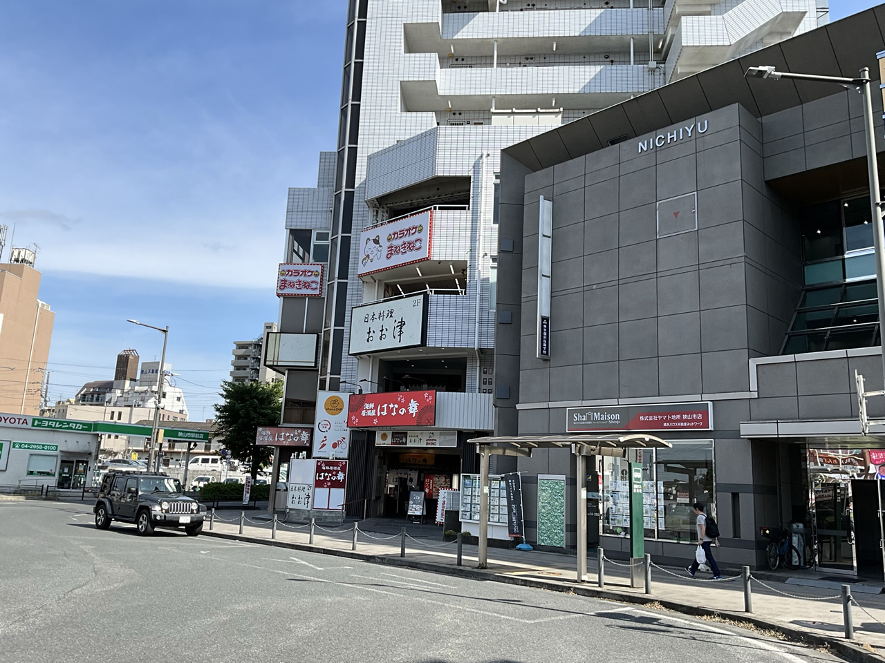 カラオケまねきねこ狭山市駅前店外観