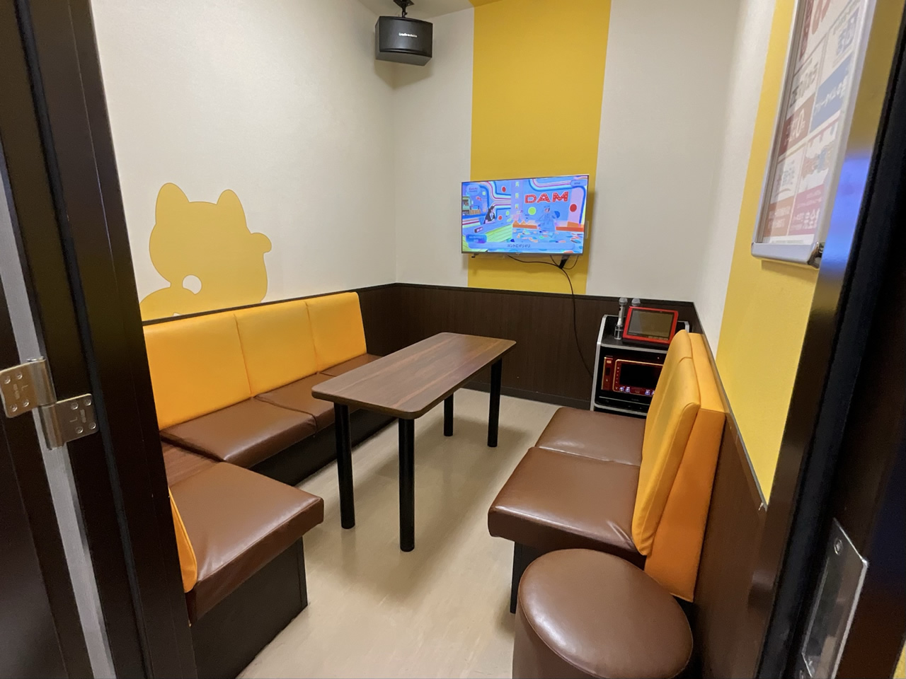 カラオケまねきねこ名護宮里店ルーム
