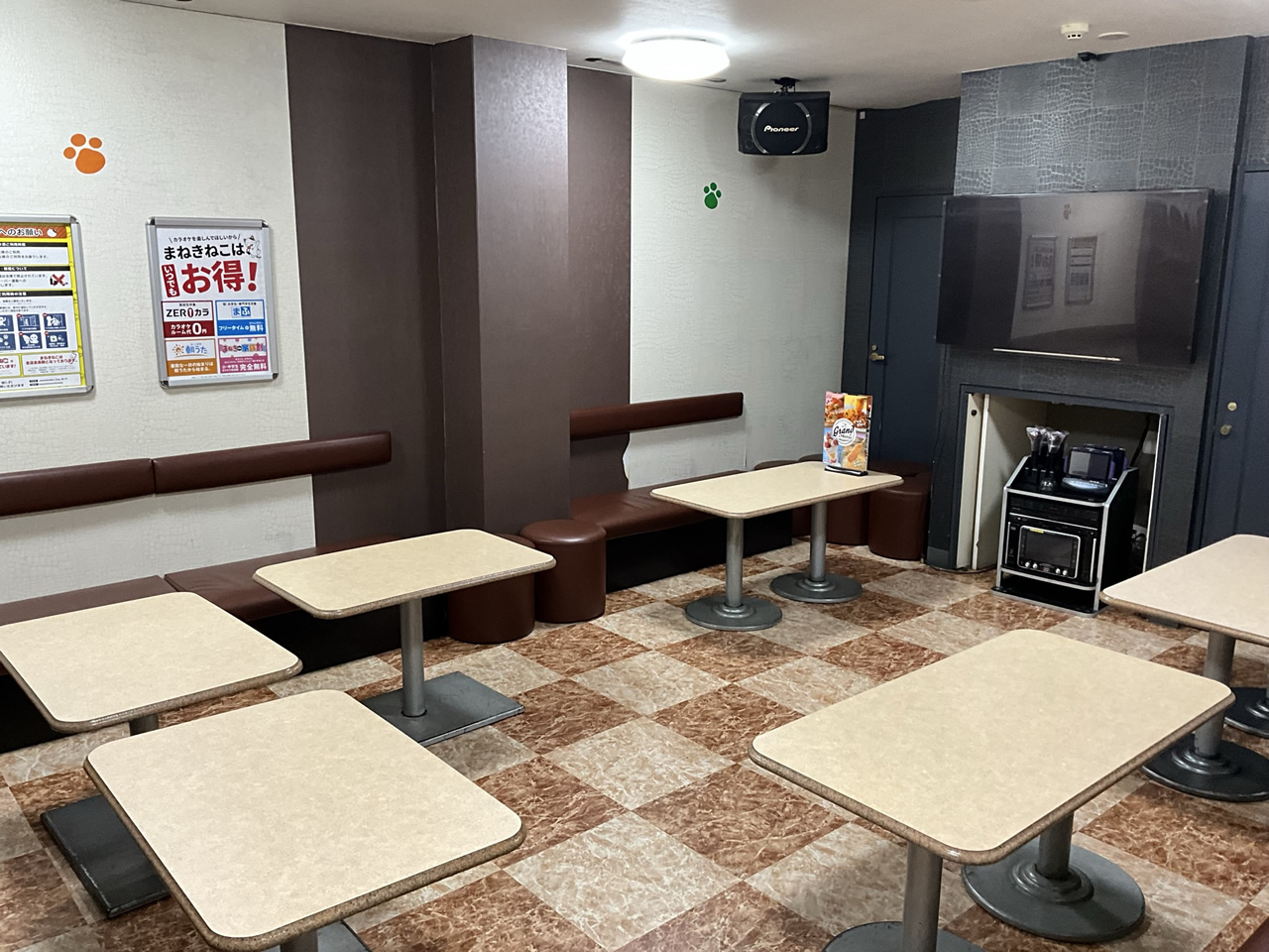 カラオケまねきねこ佐賀本庄店ルーム