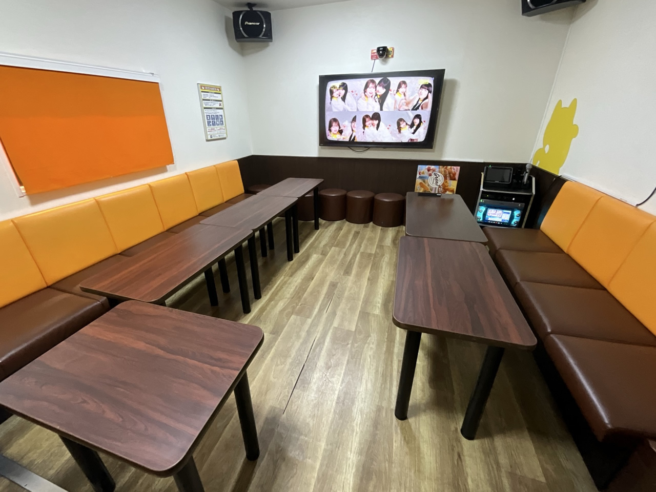 カラオケまねきねこ田町店ルーム