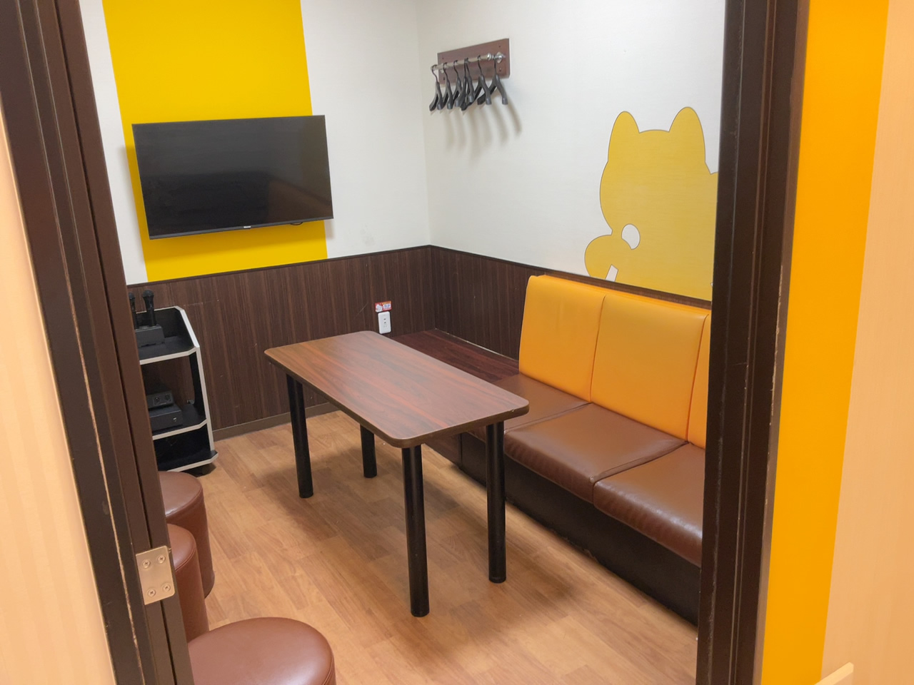 カラオケまねきねこ新宿靖国通り店ルーム
