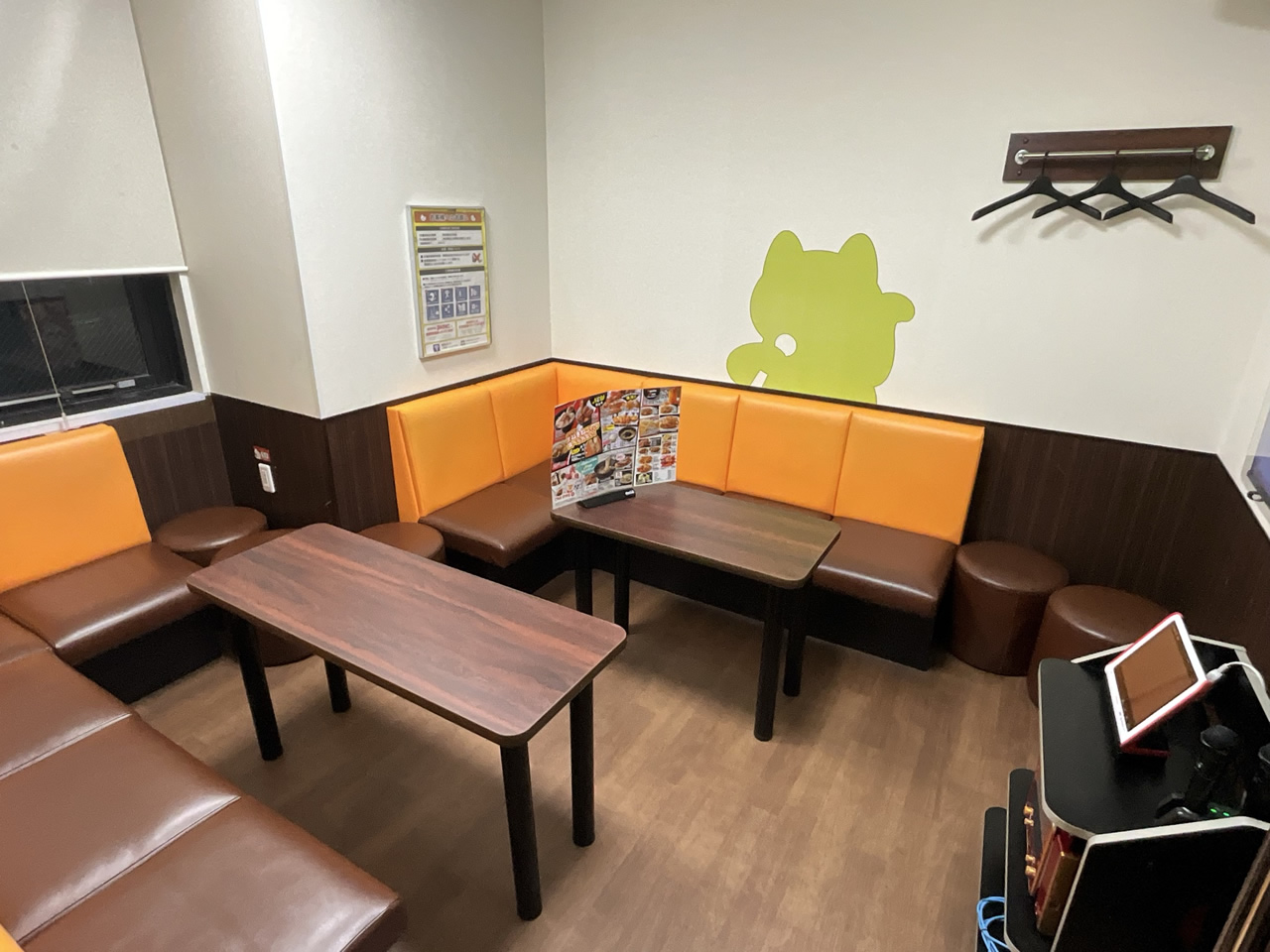 カラオケまねきねこ桜木町店ルーム