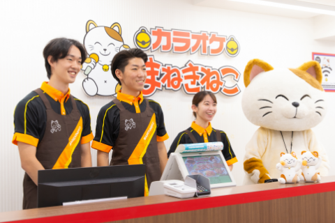 まねきねこには、従業員がシフトに入る前に読み上げるお客様への20の約束事があります。